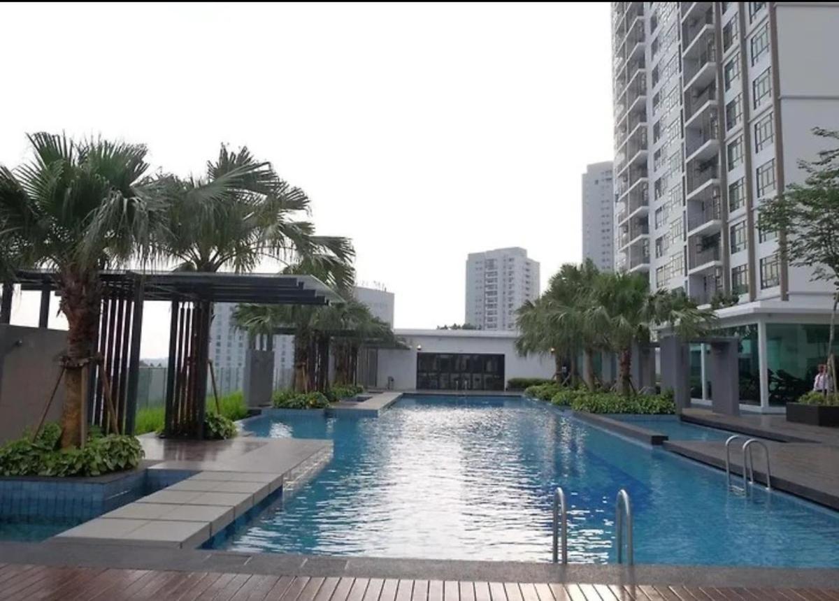 Apartment Citywoods Next To Thistle Hotel,hospital Sultanah Aminah,ciq Custom3km By Yha